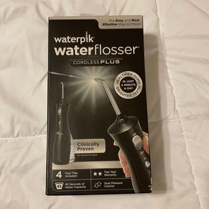WaterPik Waterflosser Cordless Plus Black NEW